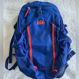 Blue REI Tarn 18 Backpack